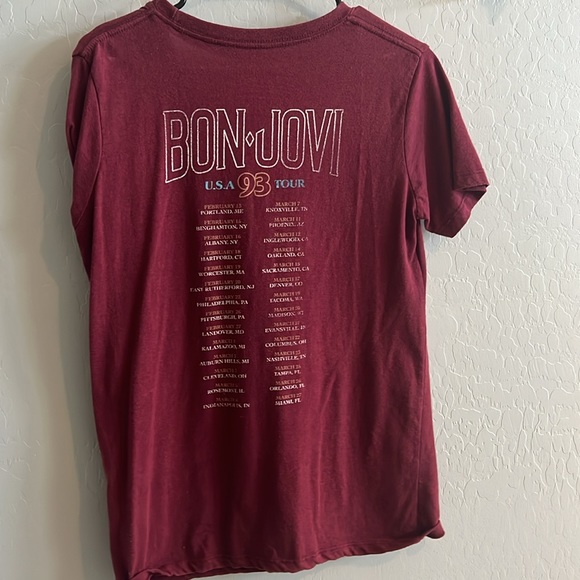 Bon Jovi band merch size medium T-shirt with cut out neck - Picture 5 of 6